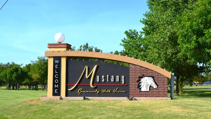 Mustang, OK roofing services
